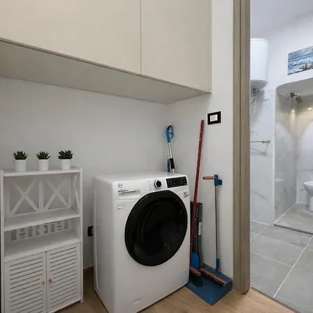 Bright Flat , Air Conditioning , 5 Min Train Station Appartement